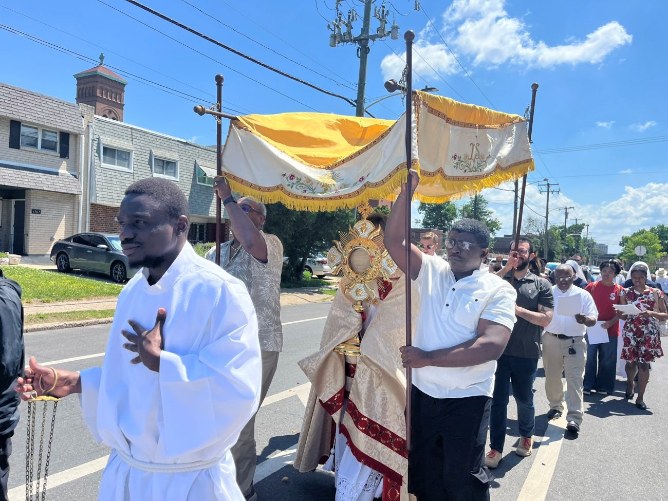 Corpus Christi Procession Draws North Philly Residents Closer to Christ